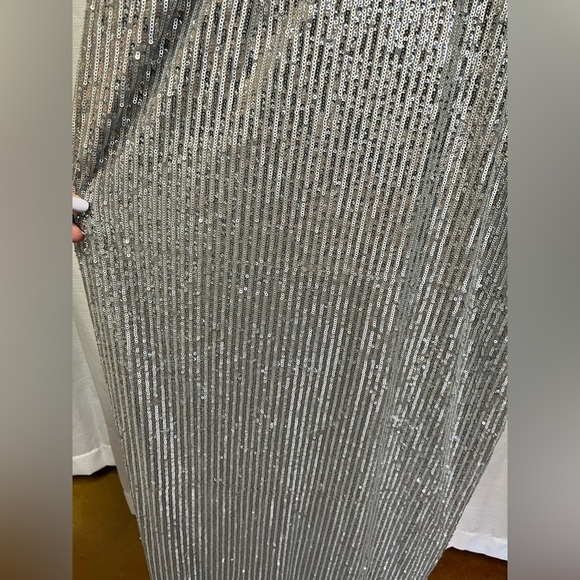 ADRIANNA PAPELL Silver Sequin Halter Gown | size 10 - Picture 2 of 11